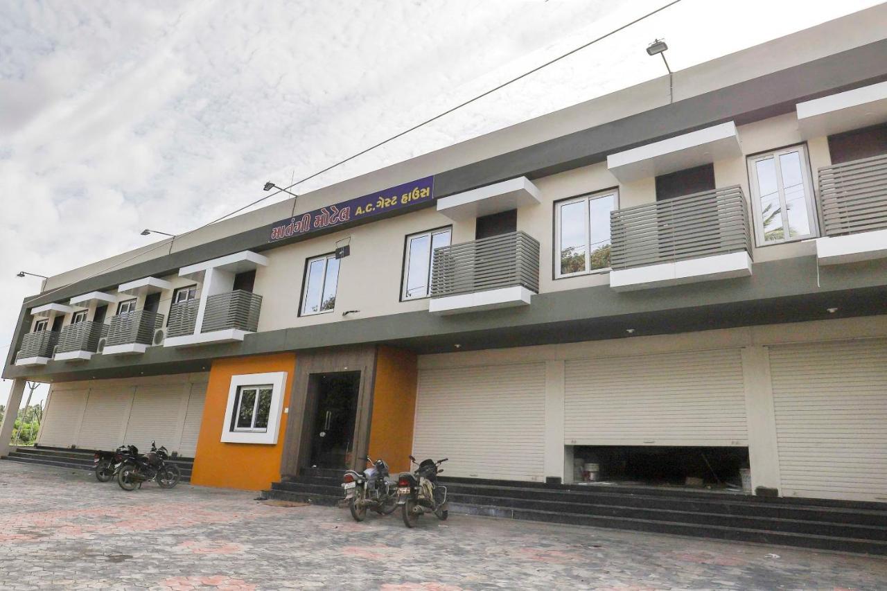 Oyo 47620 Hotel Matangi Motel Delvada Exterior foto